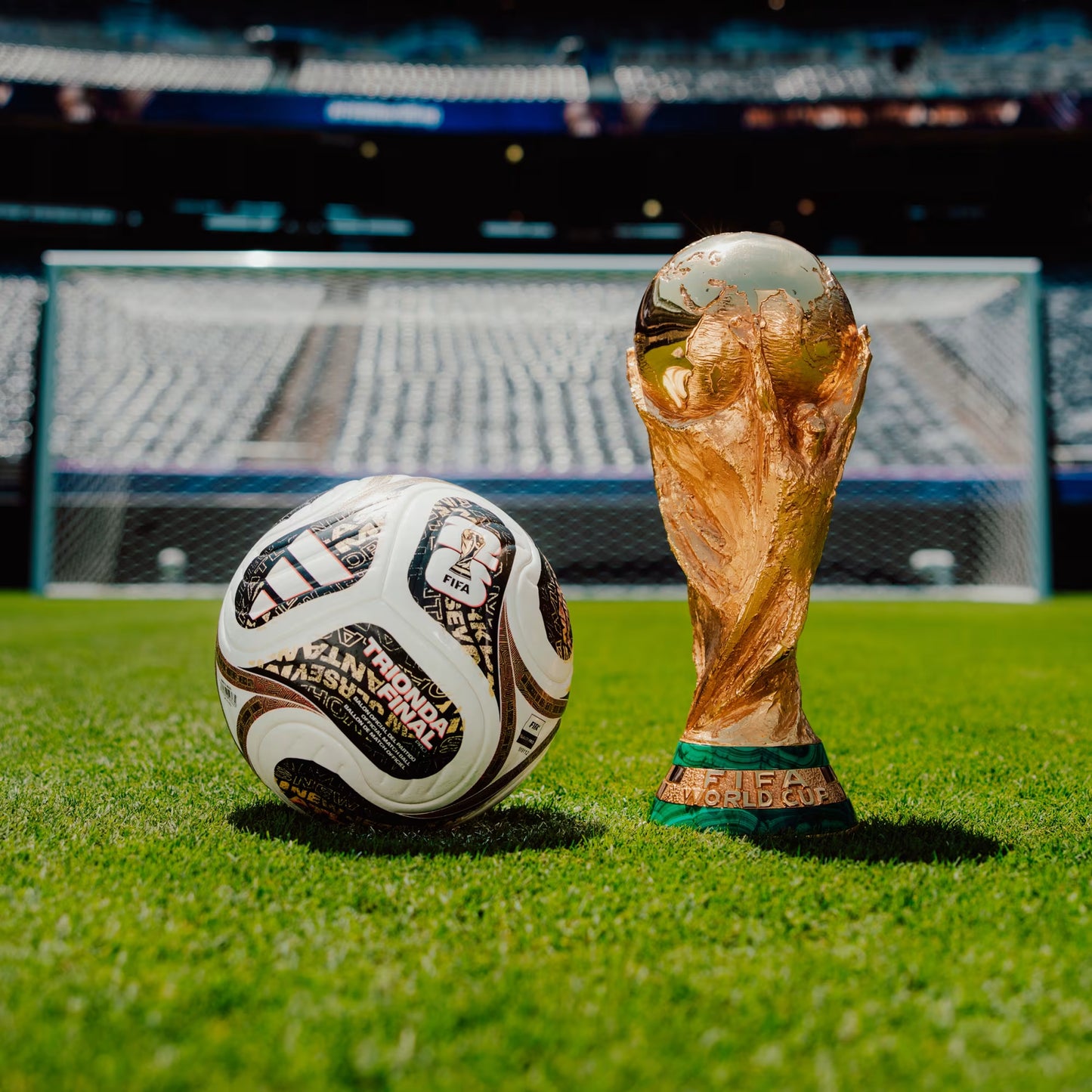 FIFA World Cup 26™ Trionda Finals Pro Ball | White / Black / Gold Metallic